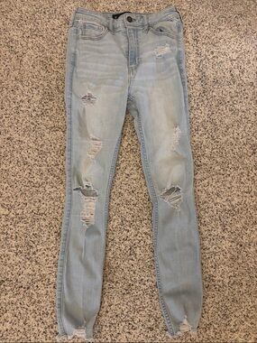 Hollister Women's Size 1R Light Blue Ripped Skinny Jeans